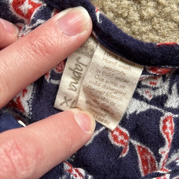 Peek a boo open shoulder blouse - Picture 4 of 5